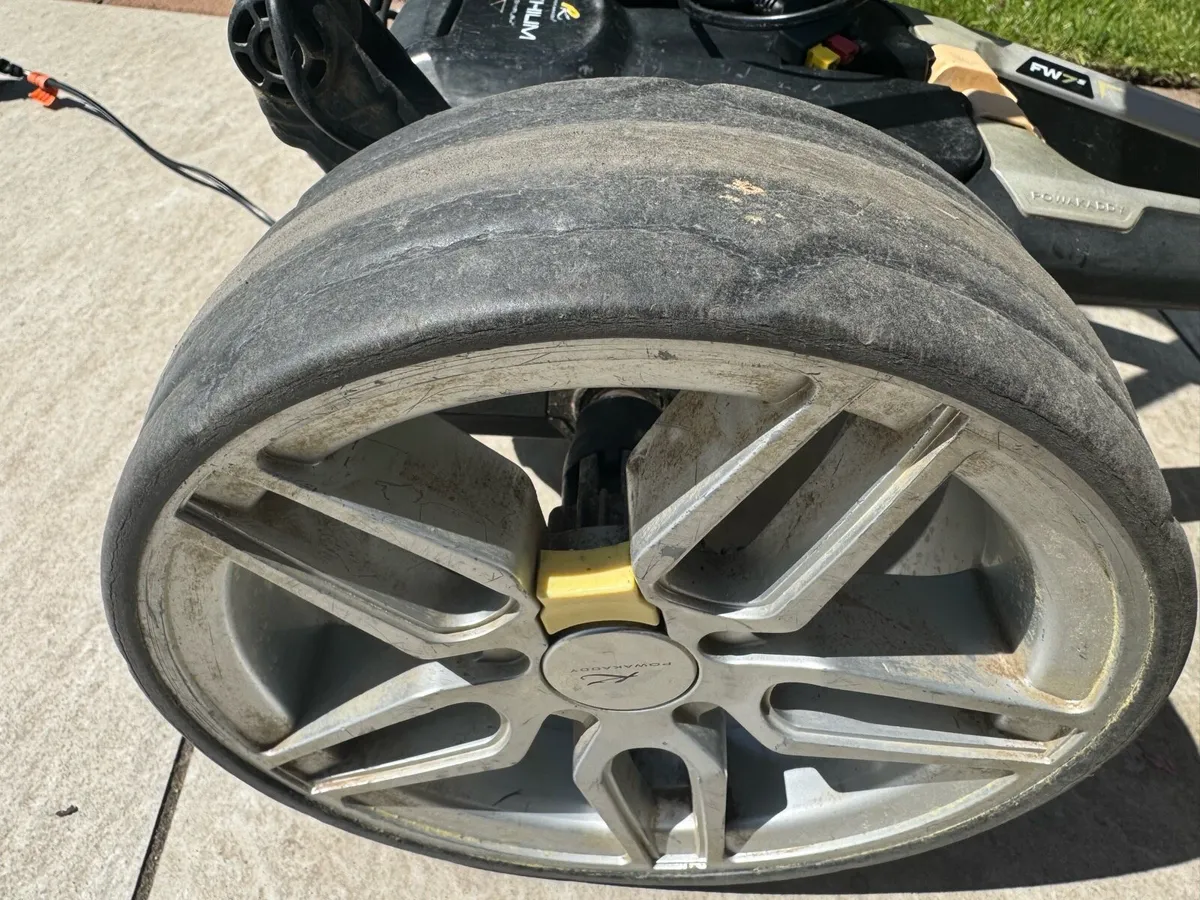 Powakaddy golf trolley - Image 4