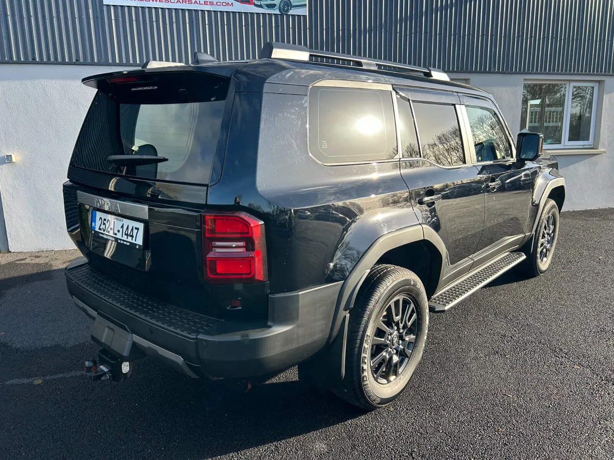 252 Toyota Land Cruiser Auto 2.8 D4D - Image 4