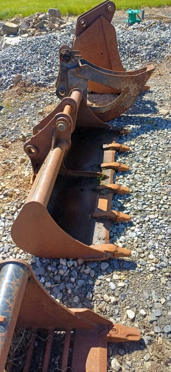 4 Buckets for EX60/6 Tonne Digger - Image 4