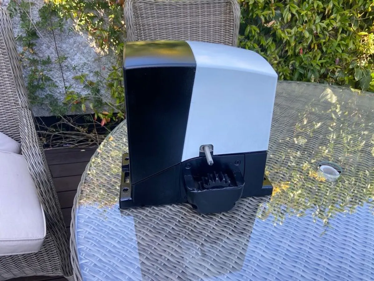 Nice Electric Gate - Image 2