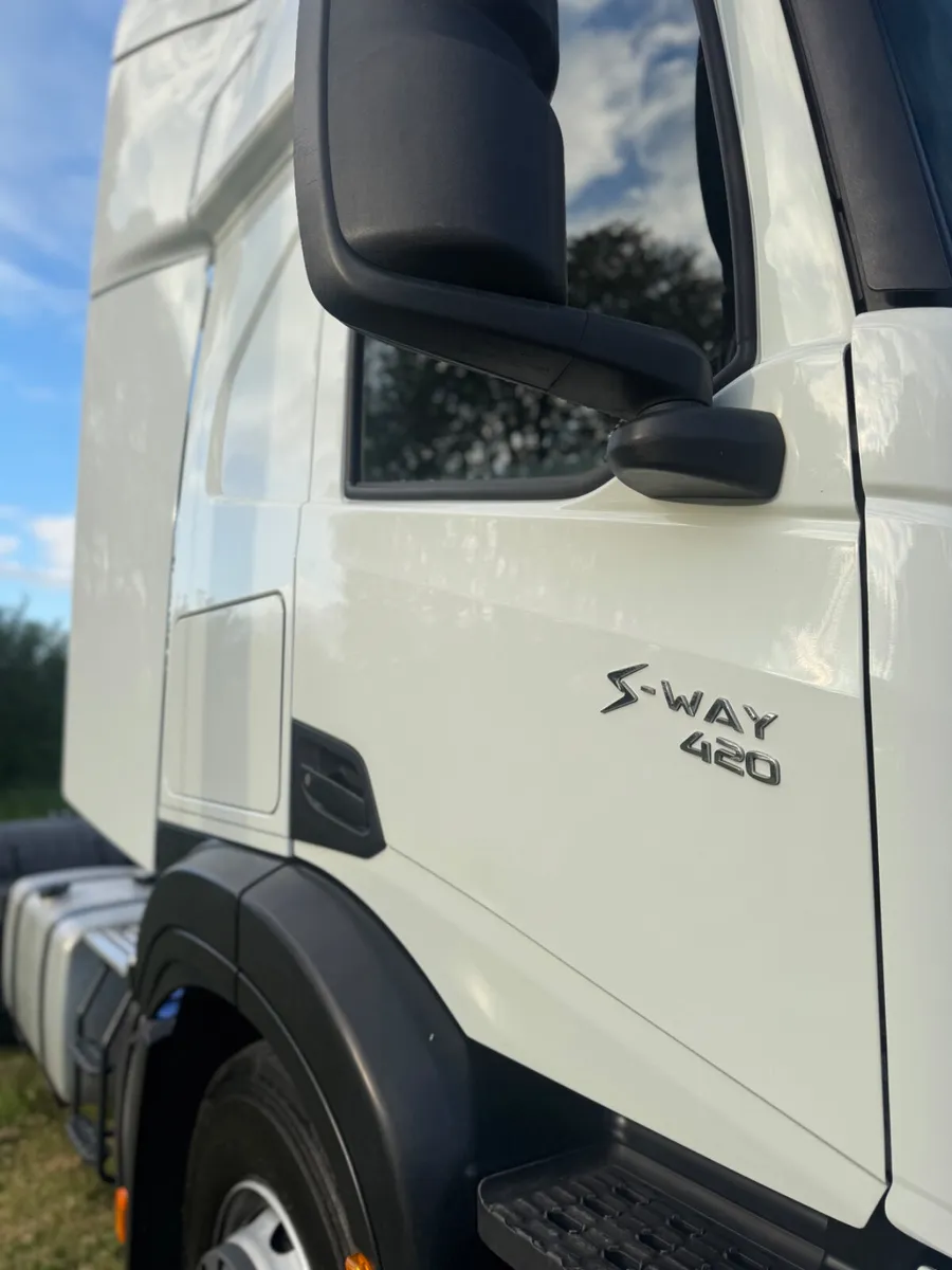 2023 Iveco S-Way 420 – High Roof – Automatic - Image 4
