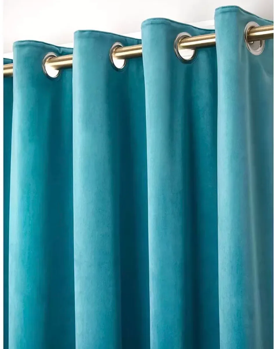 90”x90”-BRAND NEW BLACKOUT CURTAINS - Image 3