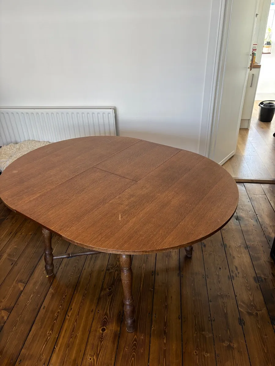 Mid Century extending circular dining/kitchen tabl - Image 2