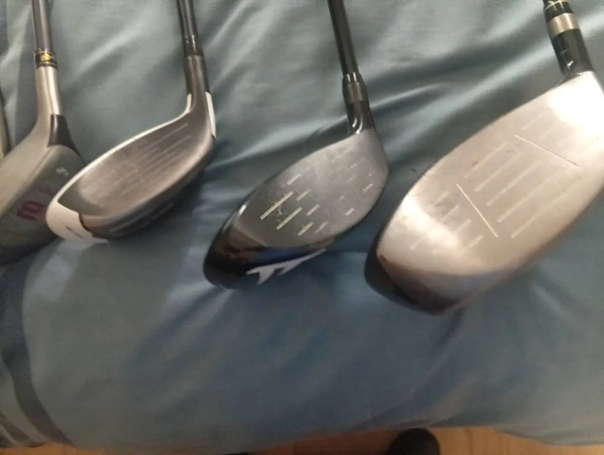 Golf clubs and bag - Image 2