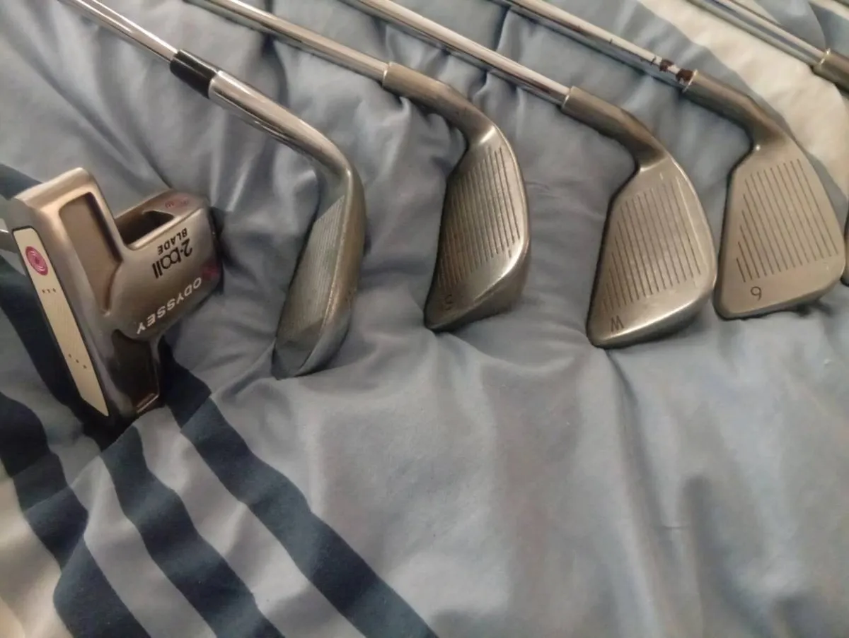 Golf clubs and bag - Image 3