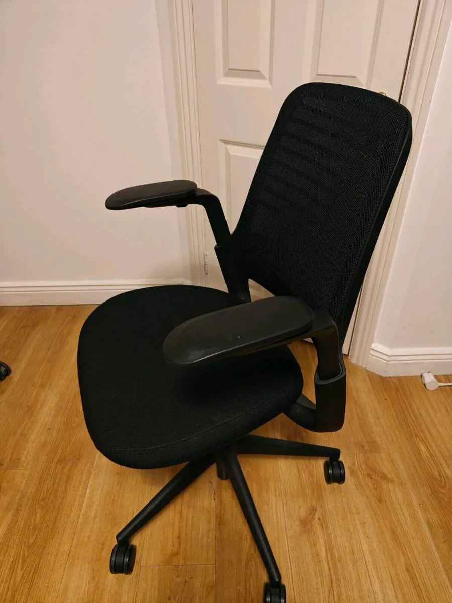 Steelcase series 1 office chair - Image 3