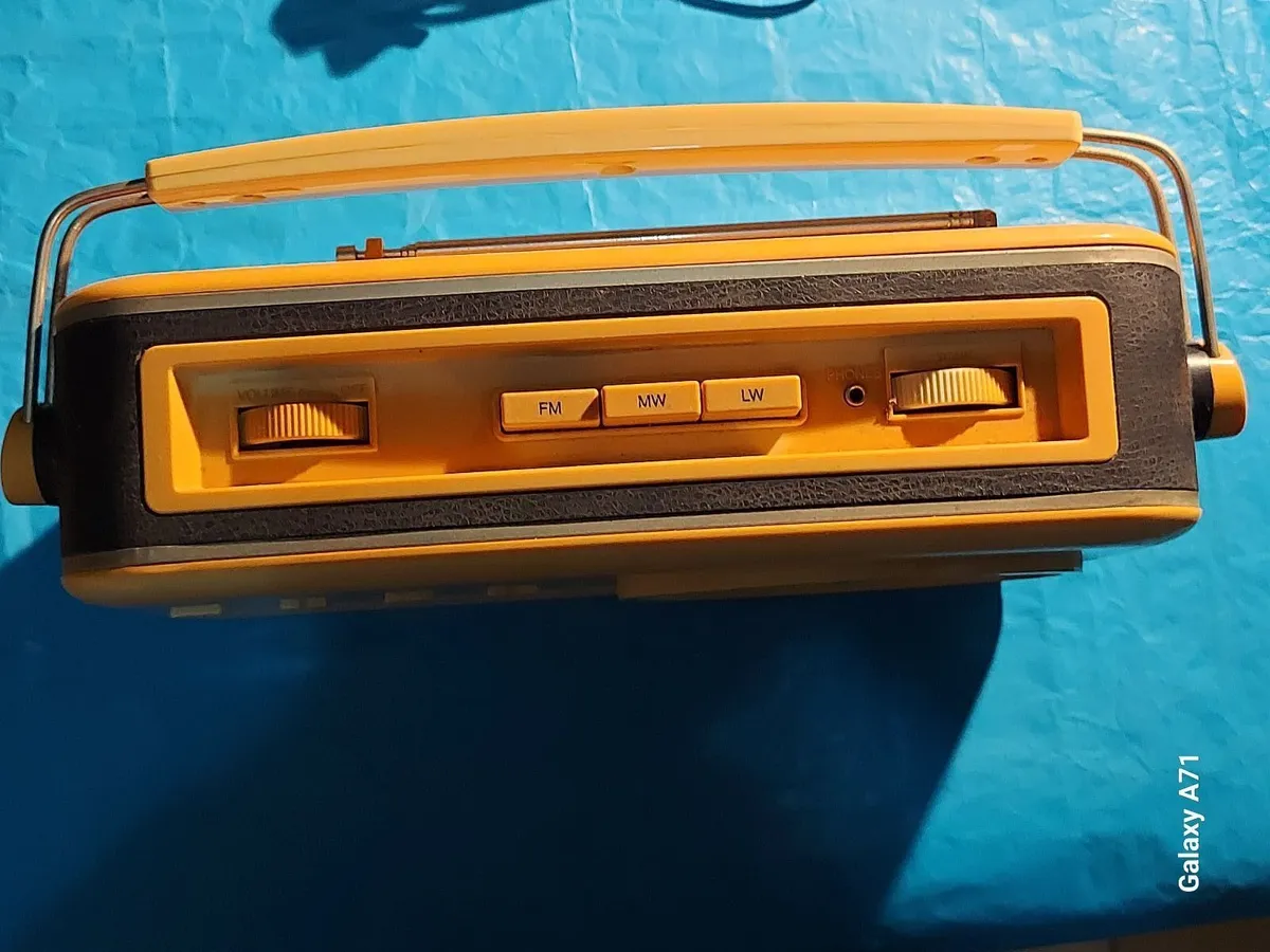 BUSH ANTIQUE RADIO, Model TR82 - Image 2