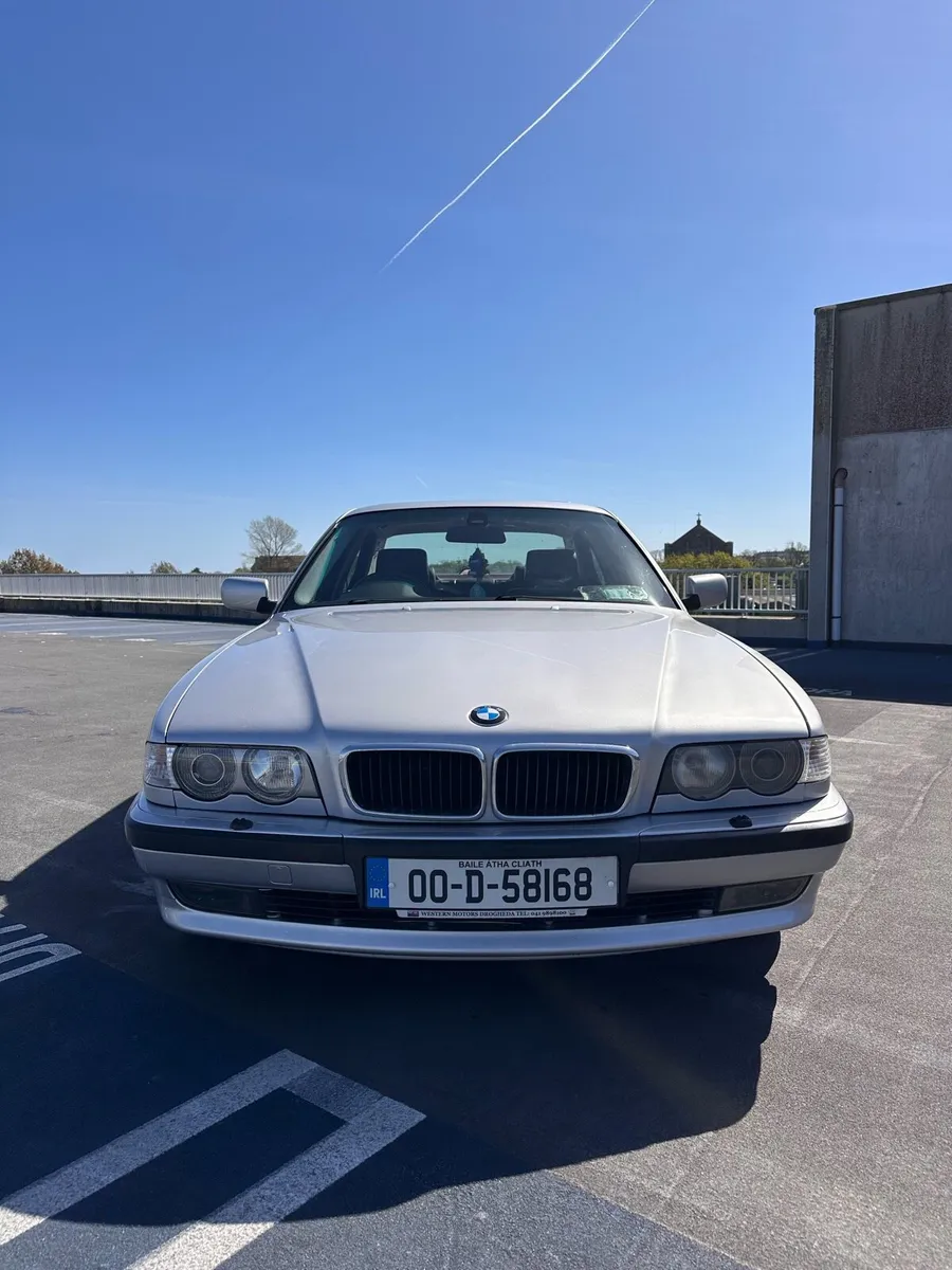 BMW 740i - Image 3