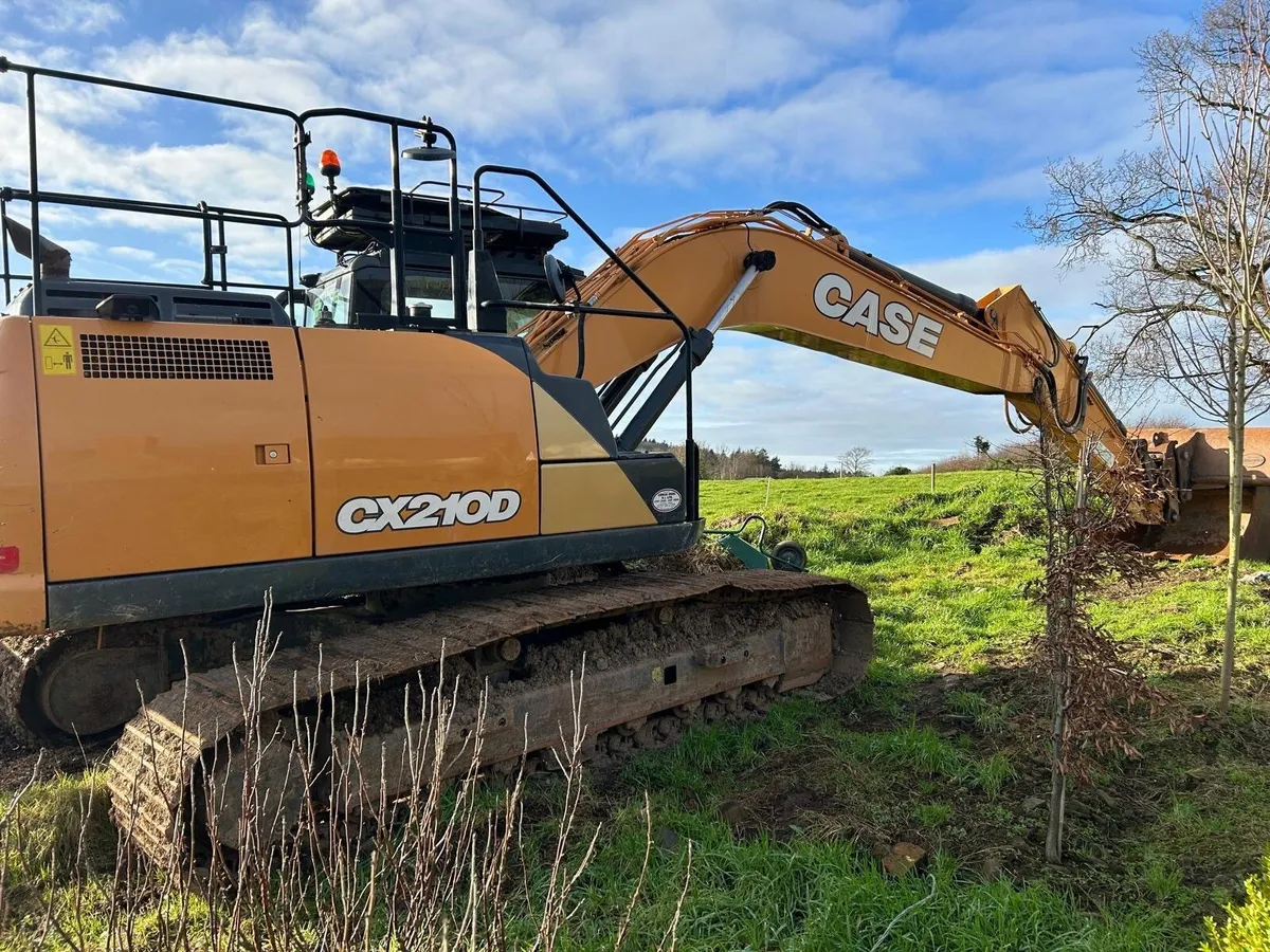 CASE 210D - Image 1
