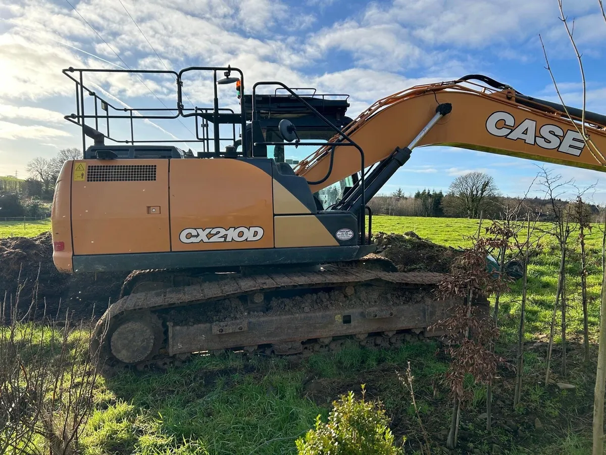 CASE 210D - Image 2