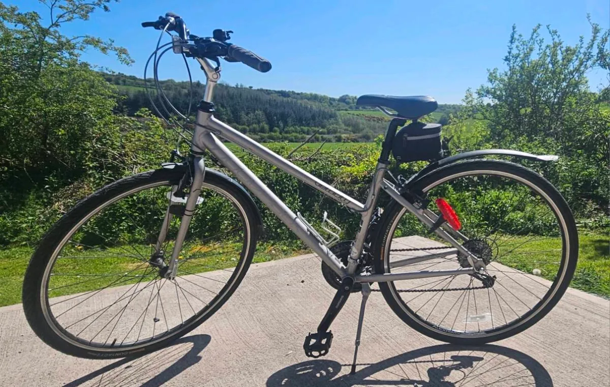 Ladies Ridgeback Velocity Hybrid Bike Like New - Image 1