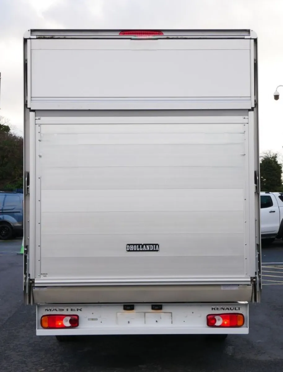 2026 Renault Master Luton Box Van - Image 4