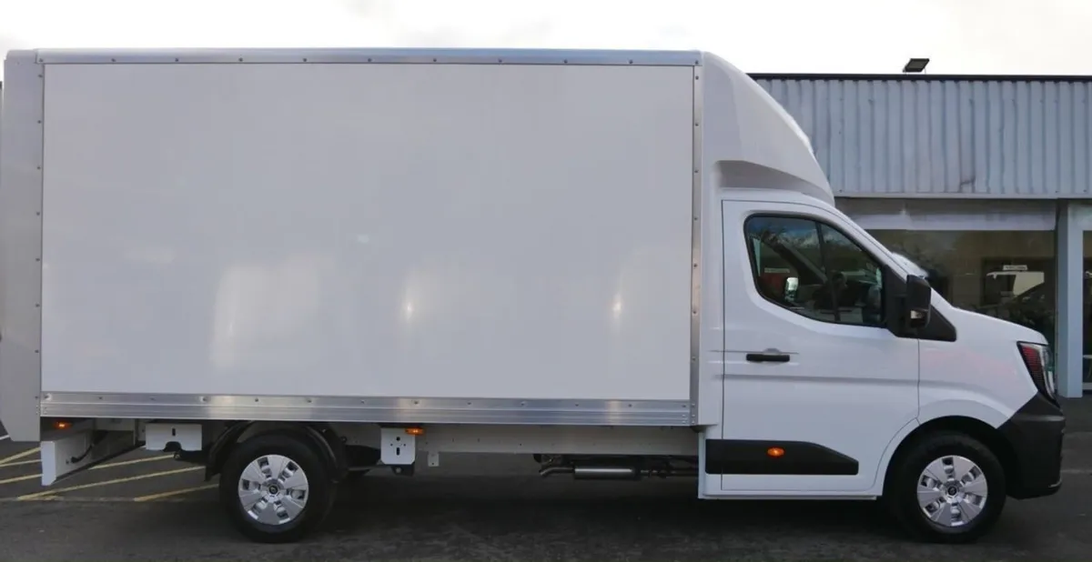 2026 Renault Master Luton Box Van - Image 1