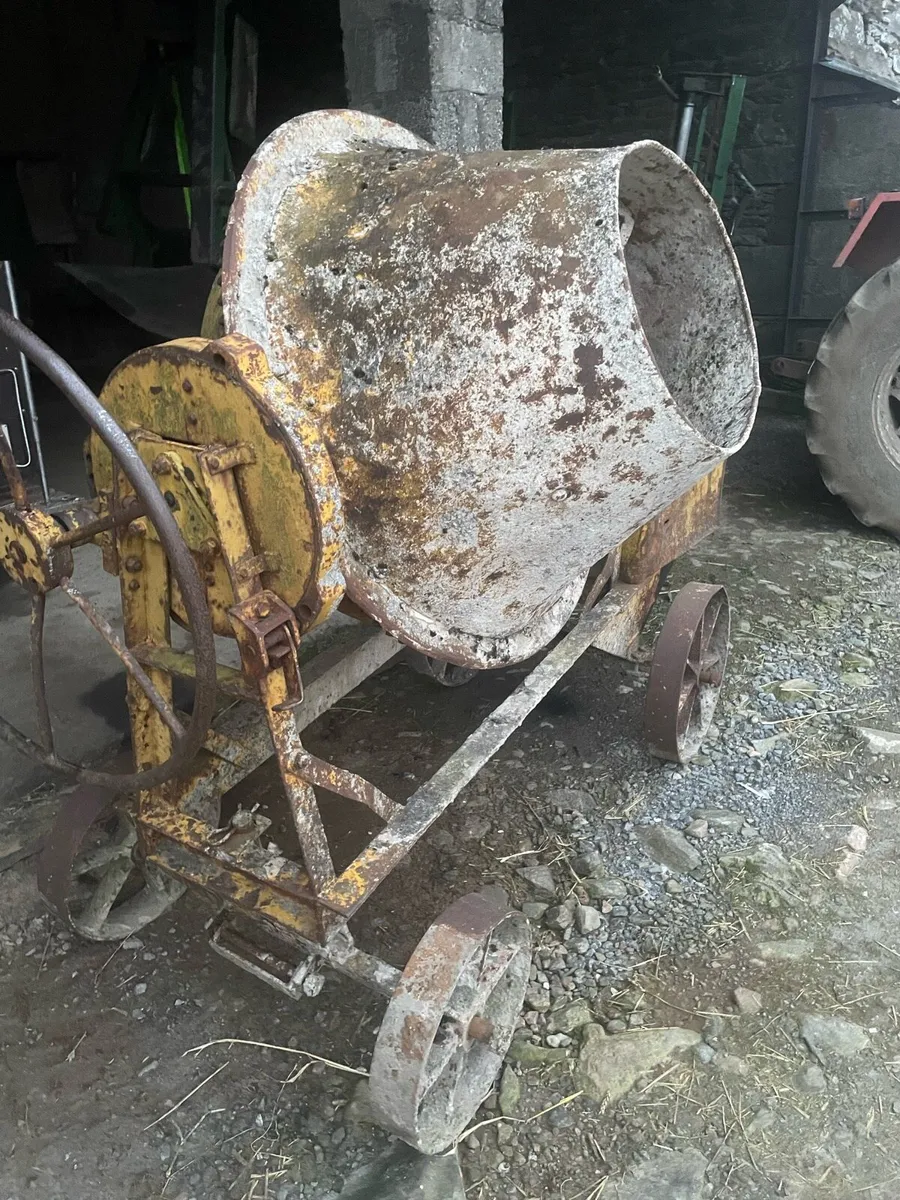 Diesel cement mixer - Image 1