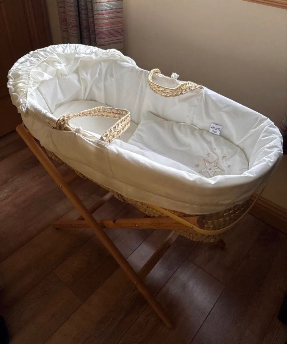 Moses basket - Image 1