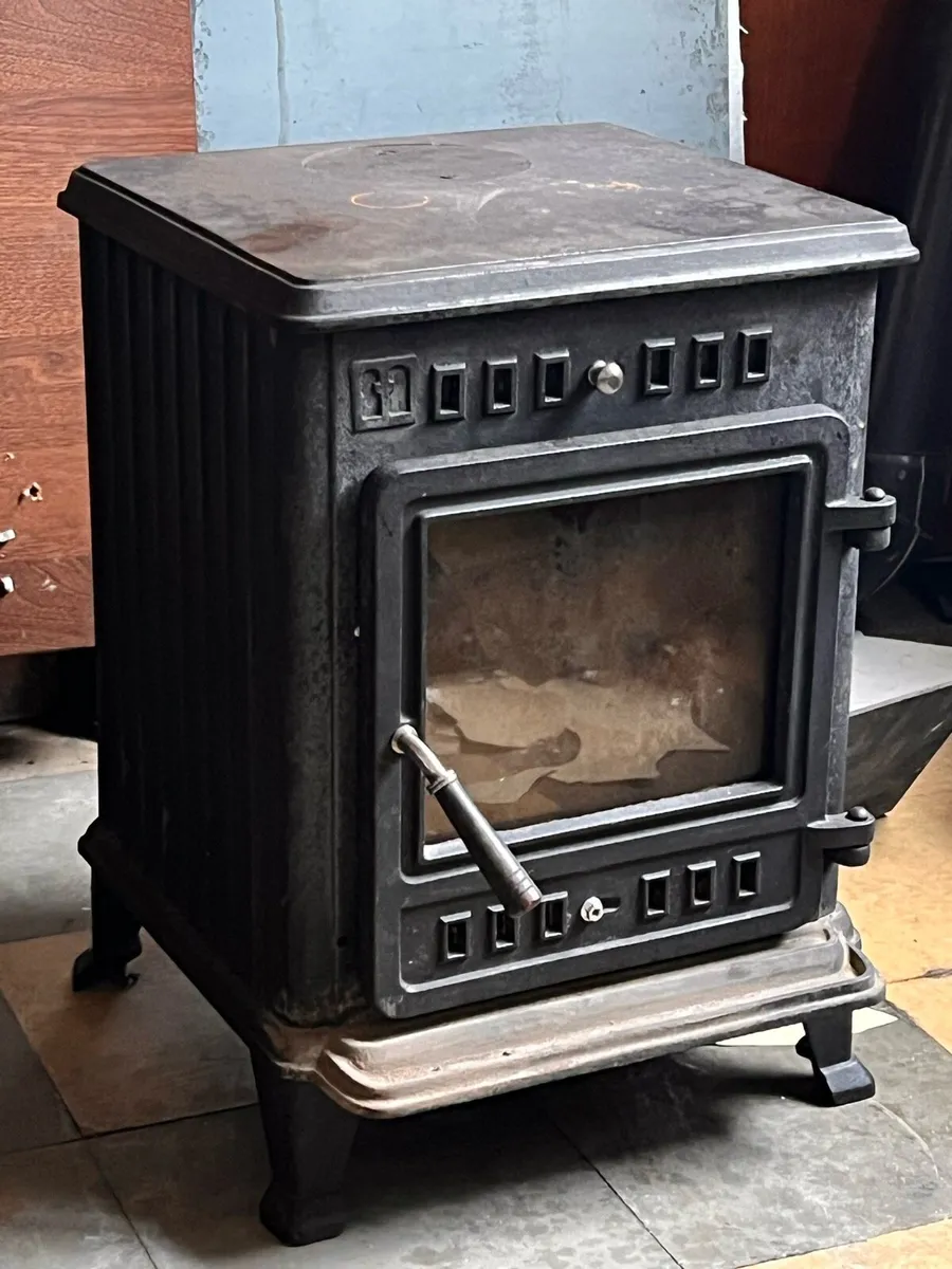 Stove - Image 1