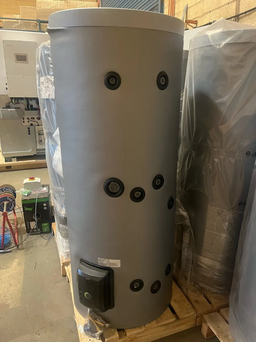 300l solar water heater - Image 1