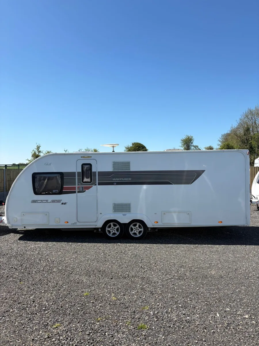 Swift Sterling Eccles 4 Berth Fixed Bed Caravan - Image 4