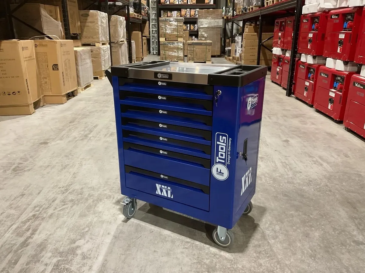 BRAND NEW INDUSTRIAL USE TOOL CHEST FULL OF TOOLS - Image 1