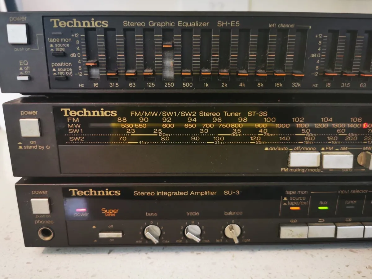Technics Amp Tuner Graphic Equaliser - Image 2
