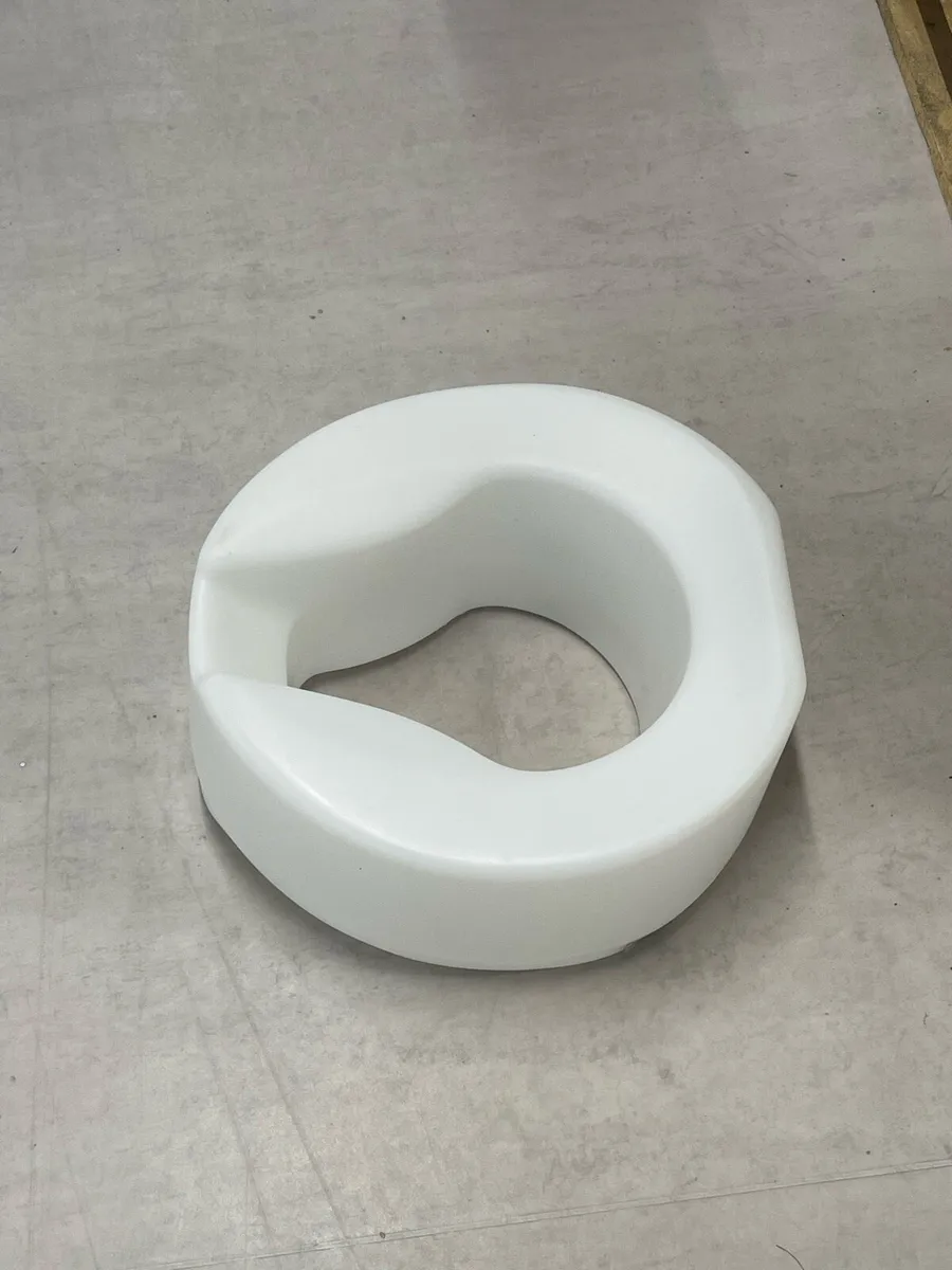 6 INCH ASHBY EASY FIT CONTRACT RAISED TOILET SEAT - Image 2