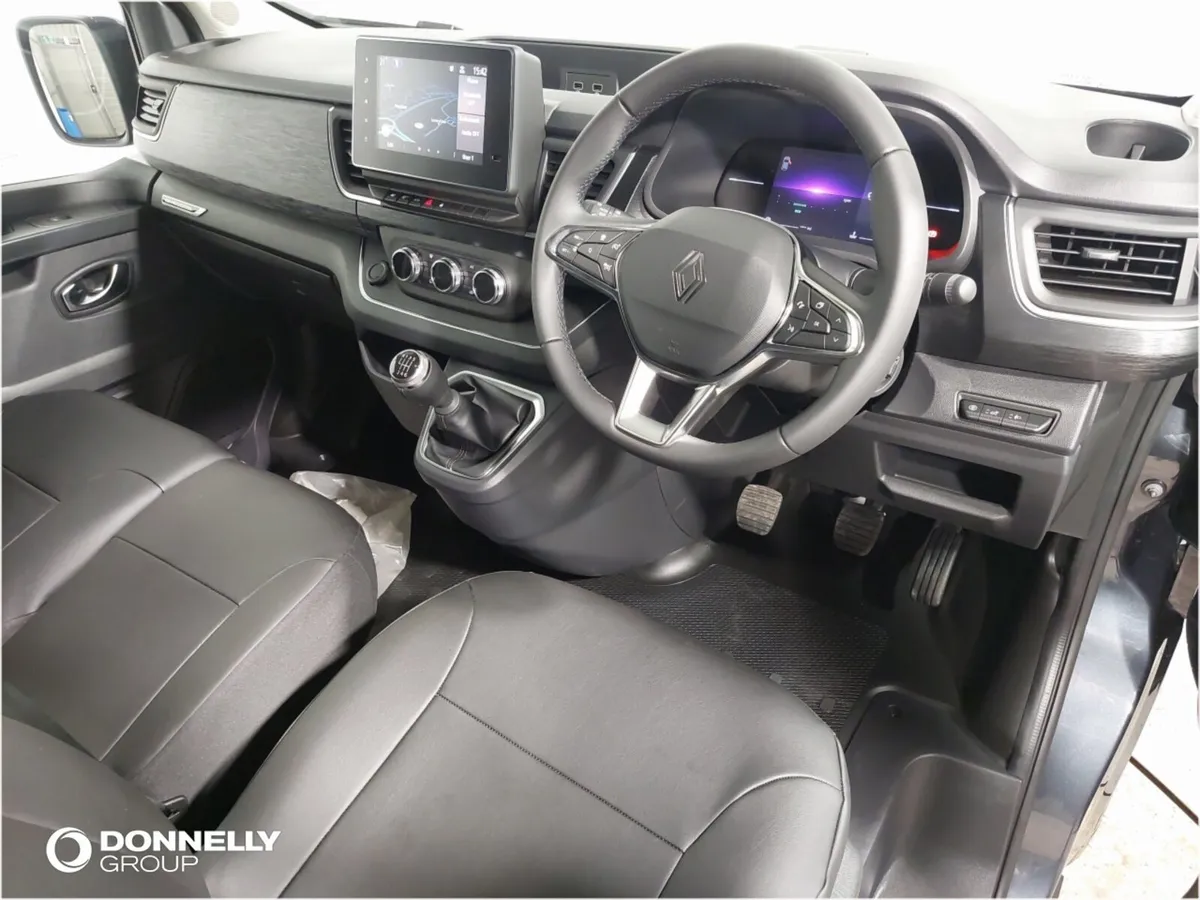 Renault Trafic Lwb Diesel Graphite Edition - Image 4