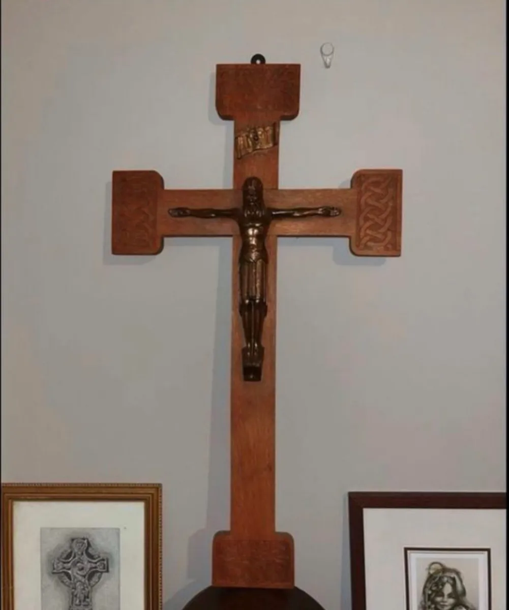 Antique crucifix - Image 1