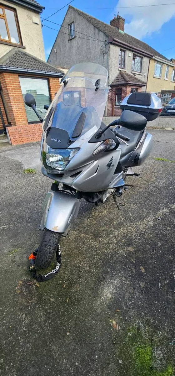 2011 Honda Deauville 700 - Image 4