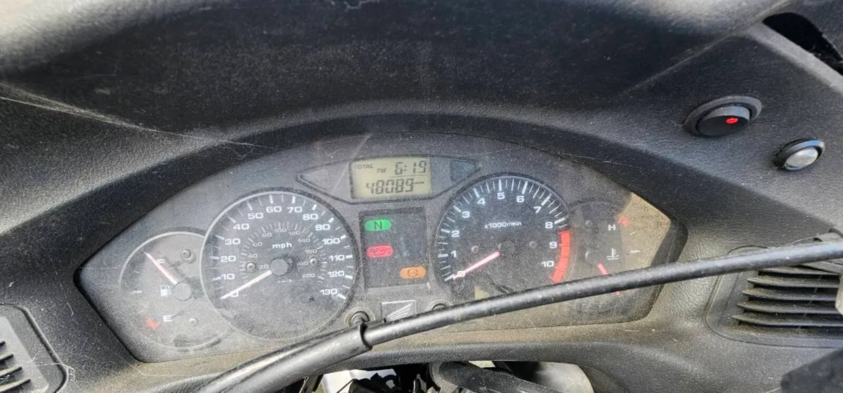 2011 Honda Deauville 700 - Image 3