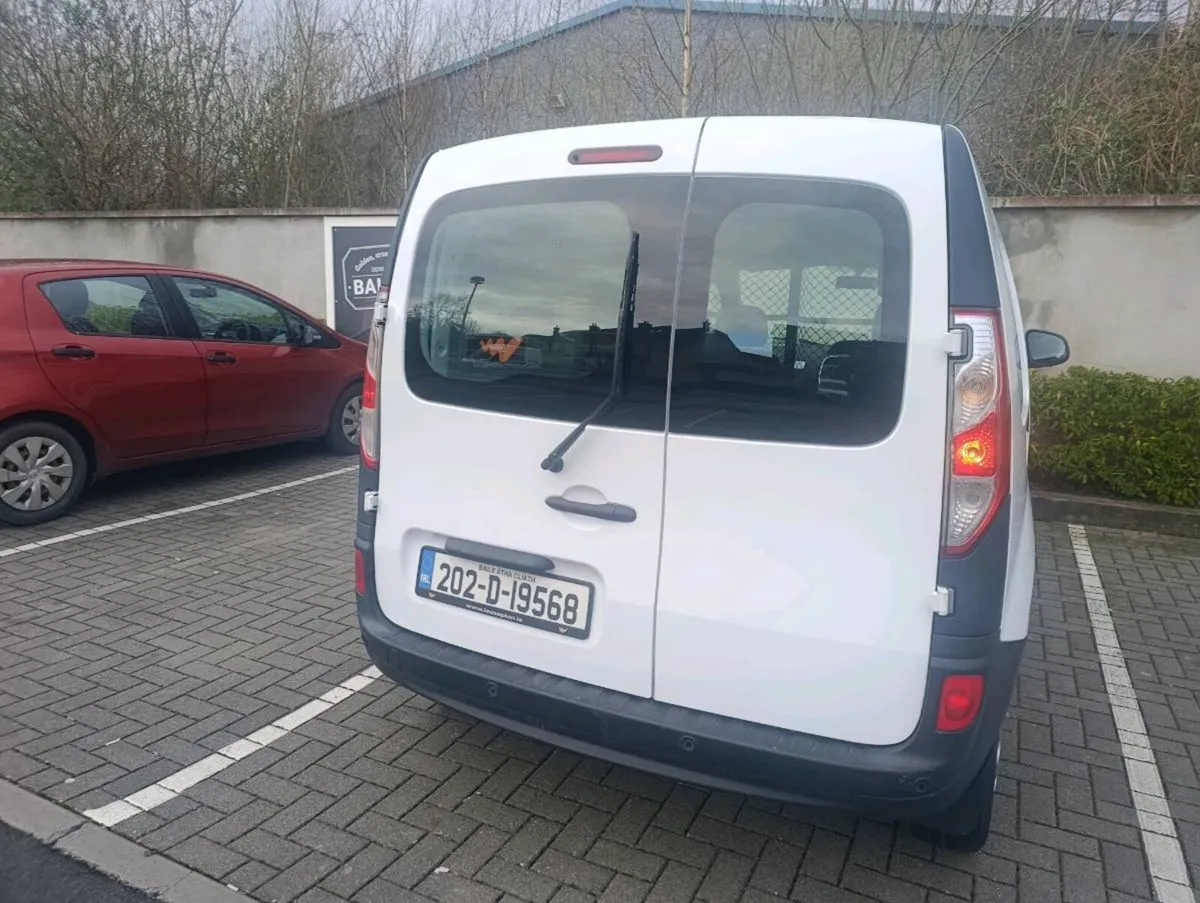 Renault - Image 2
