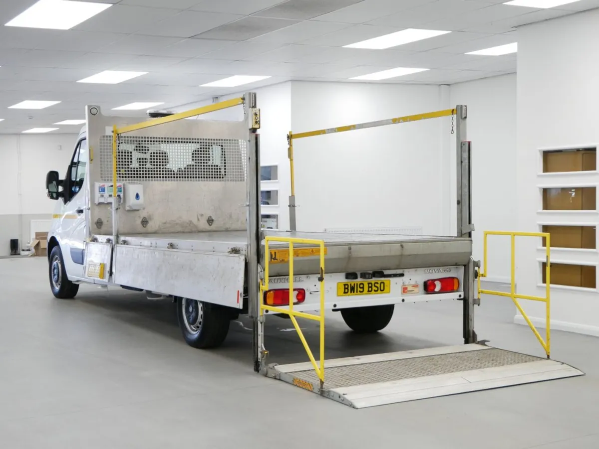 2019 Vauxhall Movano Dropside Van - Image 4