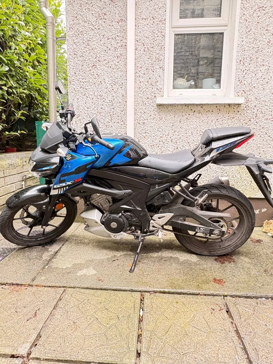 Suzuki motorcycle - Image 1