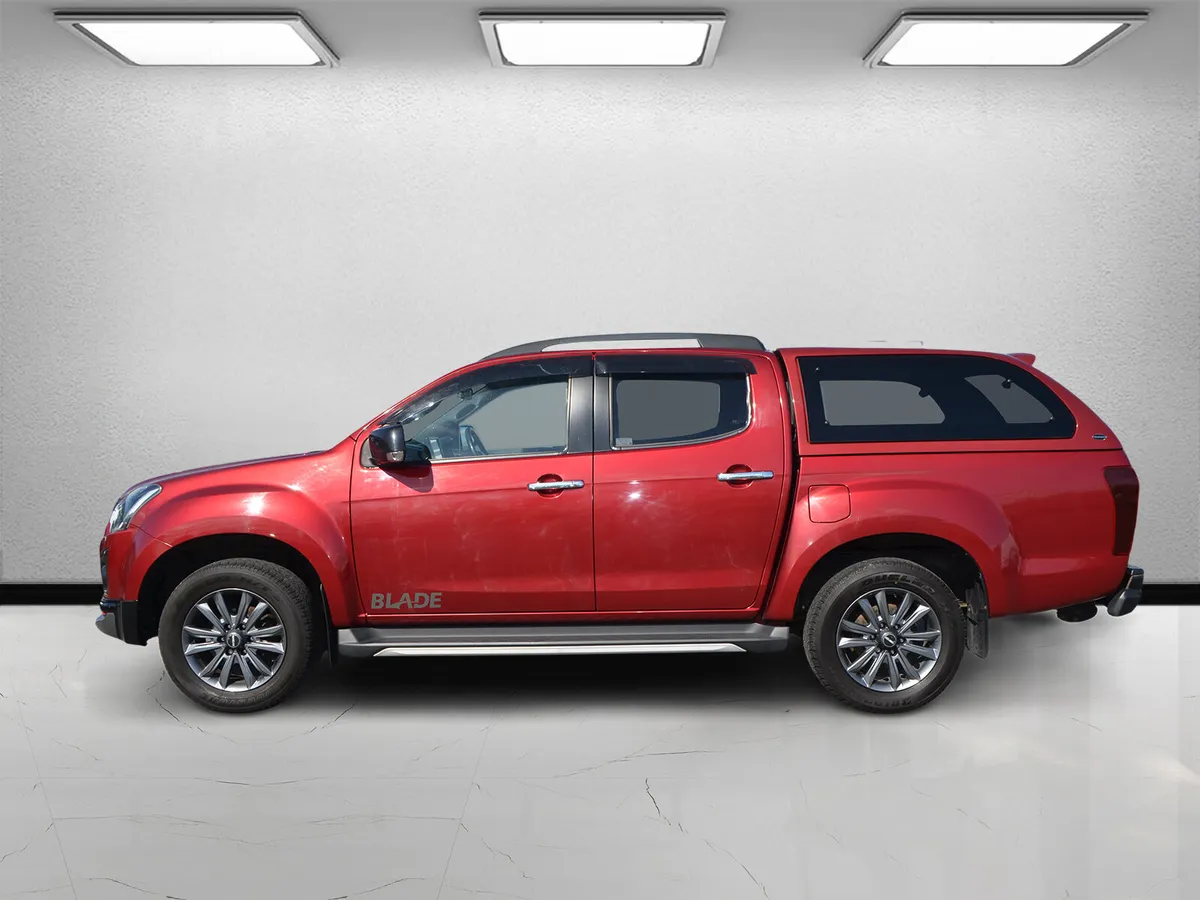 Isuzu D-Max Blade Auto with canopy - Image 4