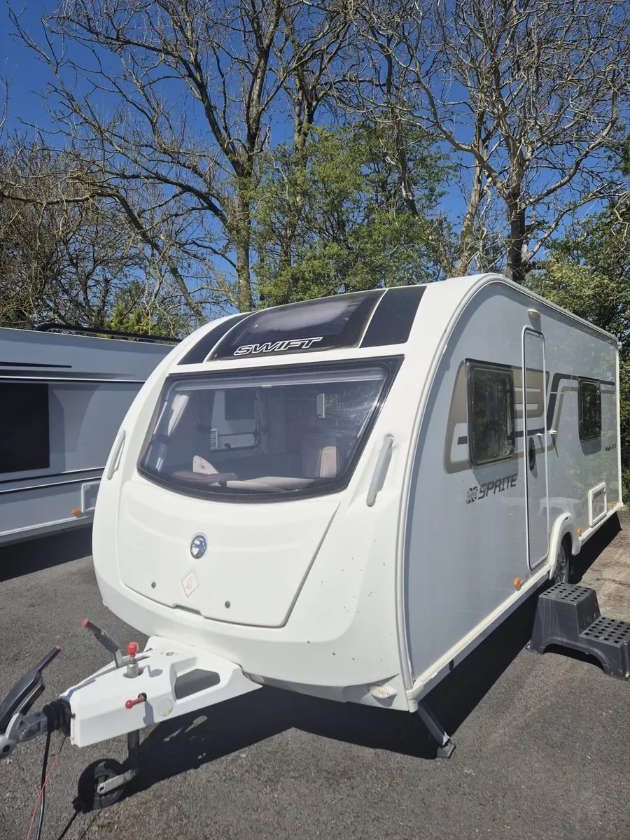 Swift sprite major 4 berth end washroom 2015 - Image 1
