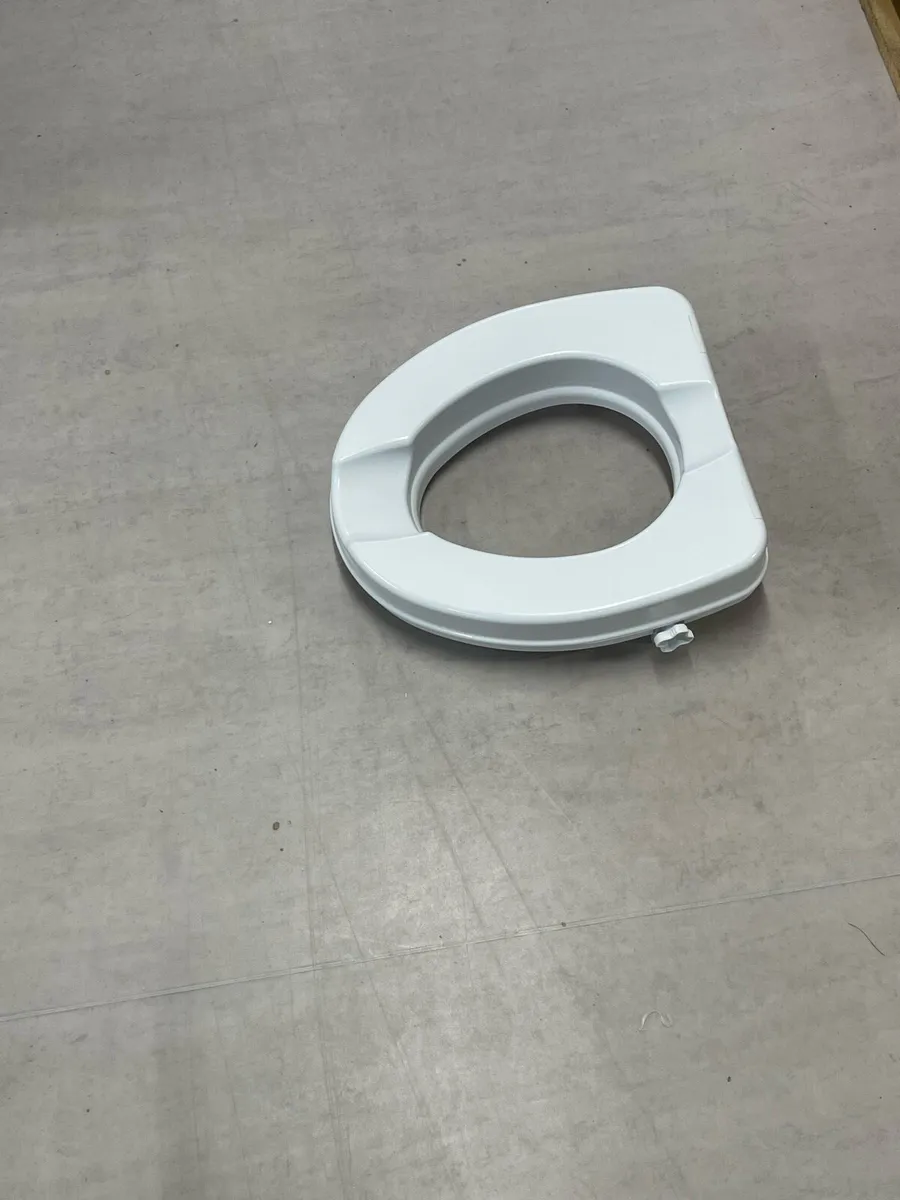 2 Inch King Raised Toilet Seat - Image 3