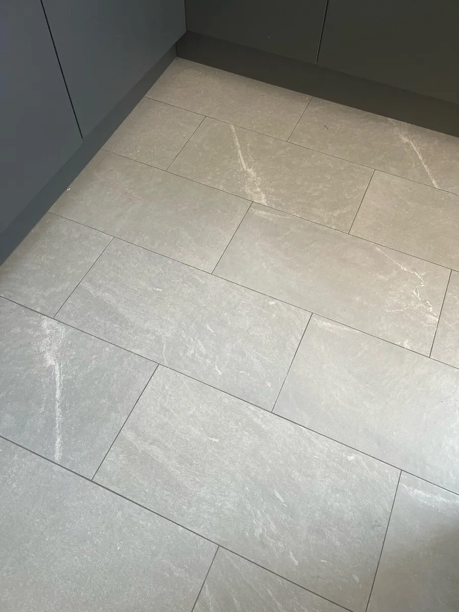 Floor tiles (3 Sqm) - Image 1