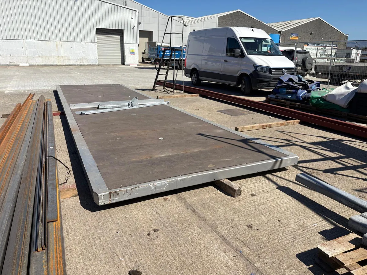 Trailer Platform - Image 2