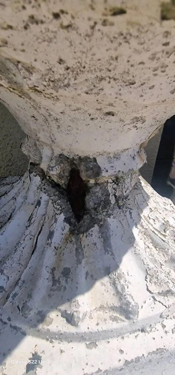 2 Concrete Flower Pots - Image 3