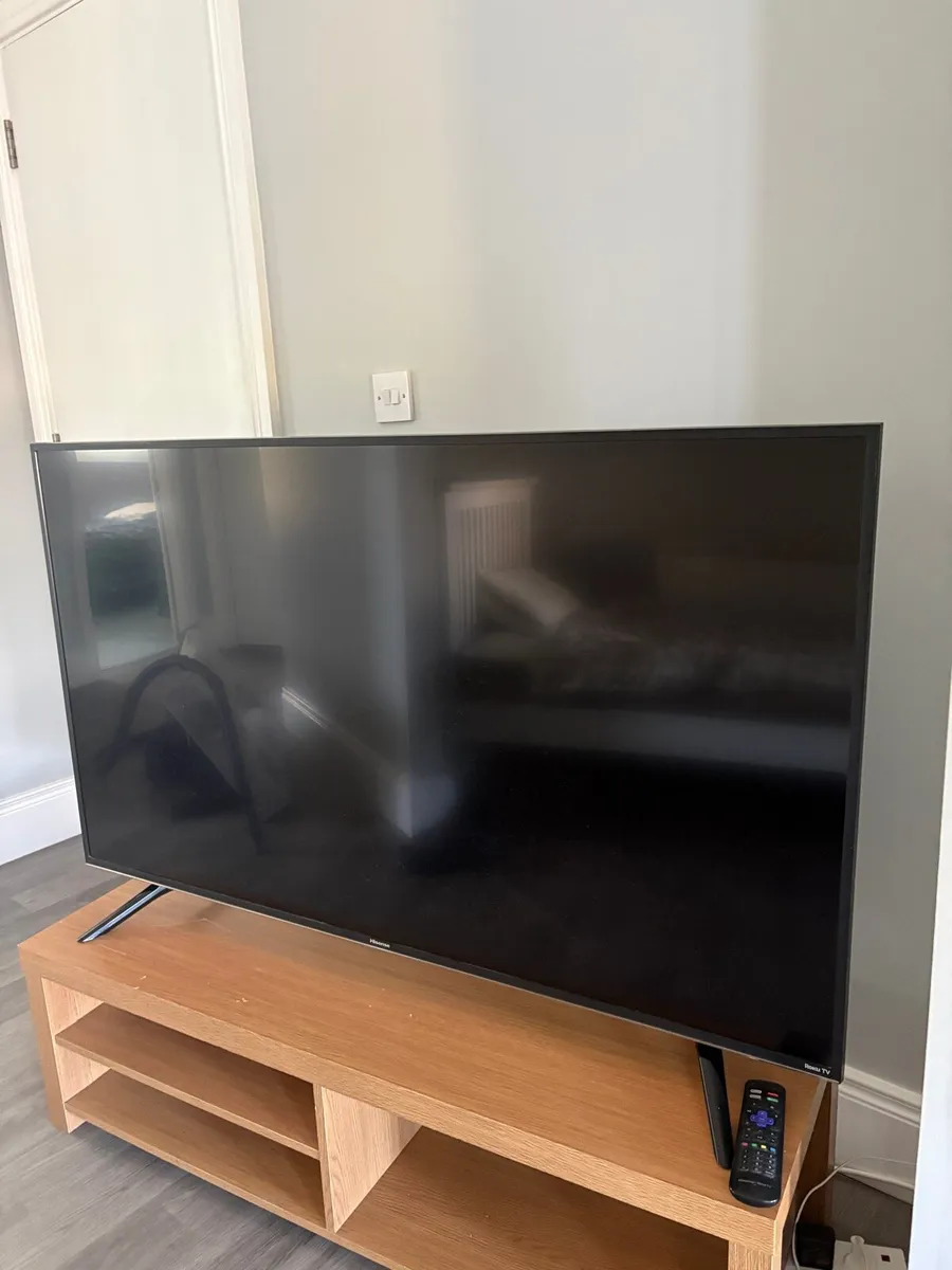 Broken - 55 inch Hisense Roku tv - Image 1