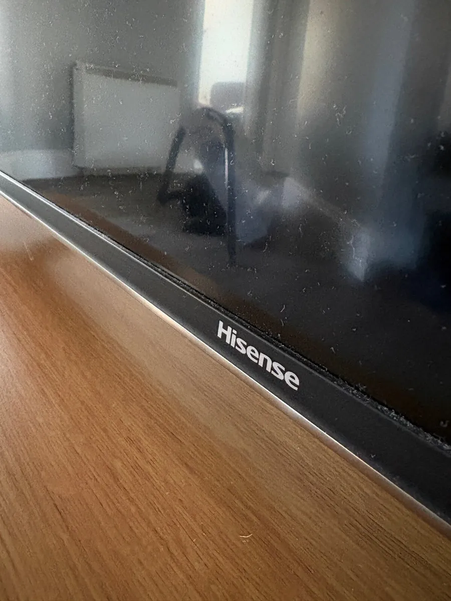 Broken - 55 inch Hisense Roku tv - Image 3