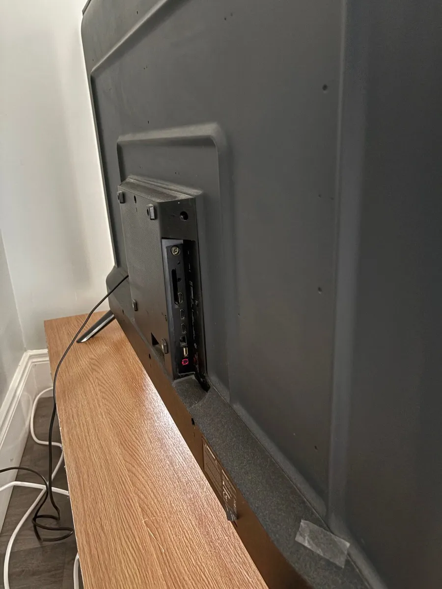 Broken - 55 inch Hisense Roku tv - Image 2