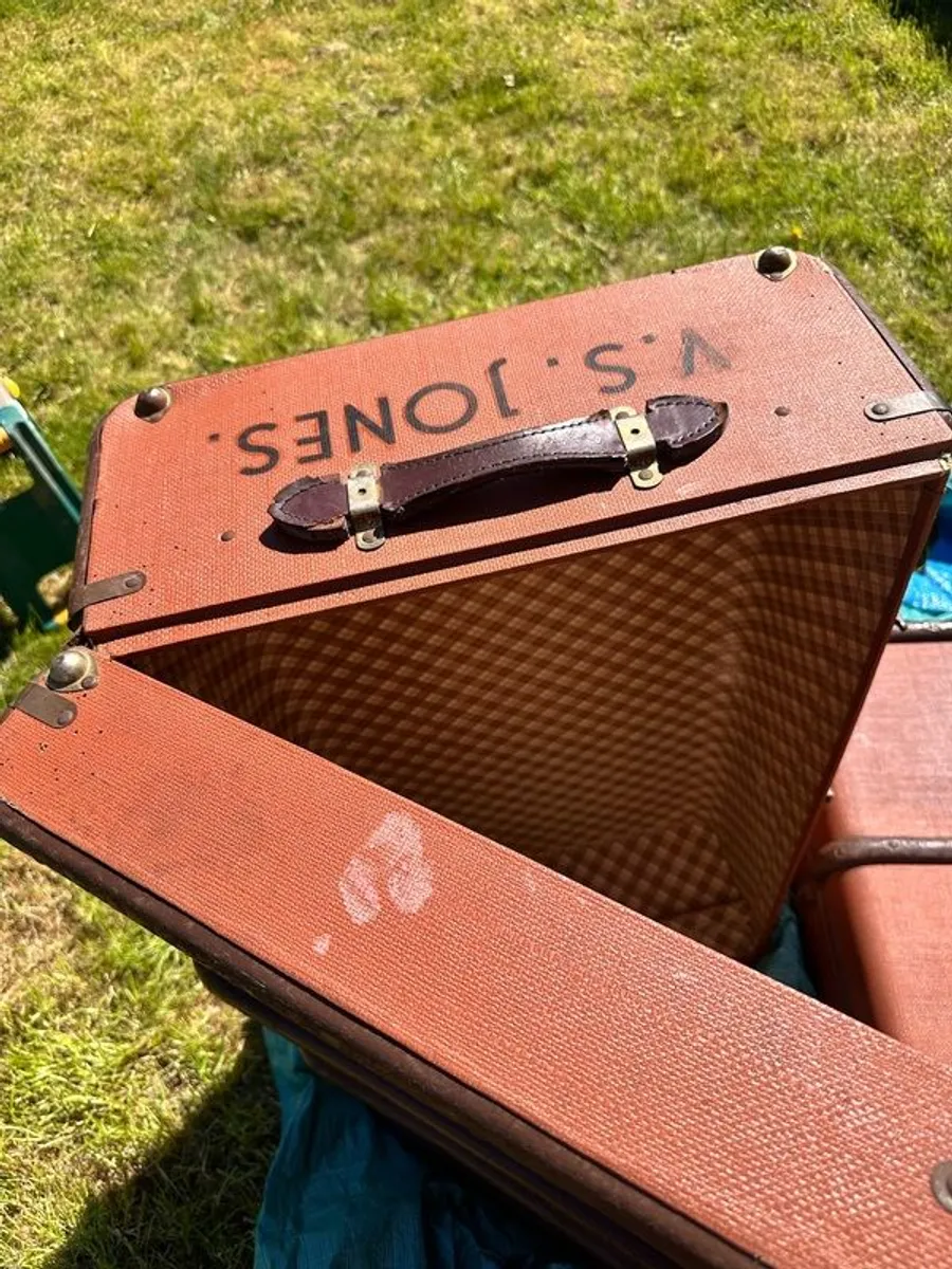antique suitcase - Image 4