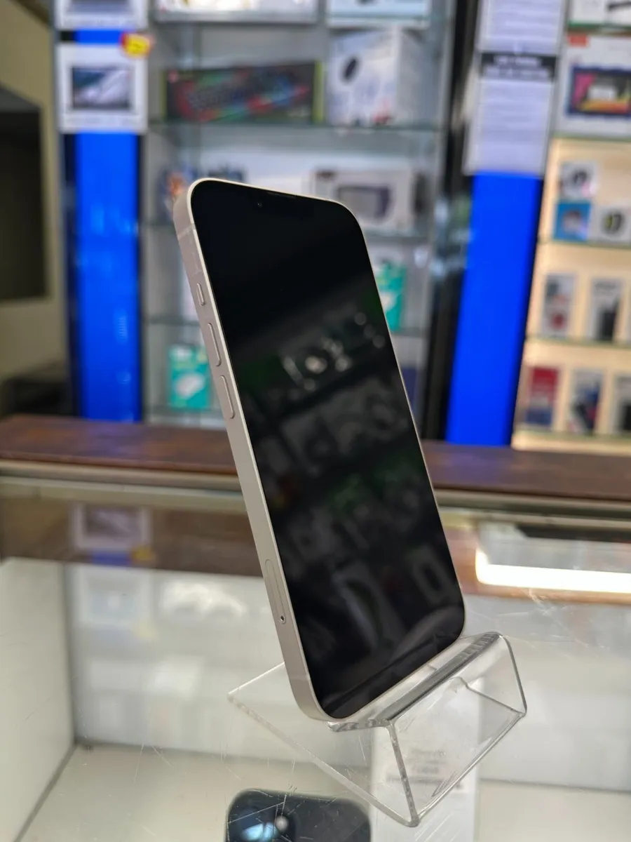 Apple iPhone 13 256GB – Starlight – Grade A - Image 2