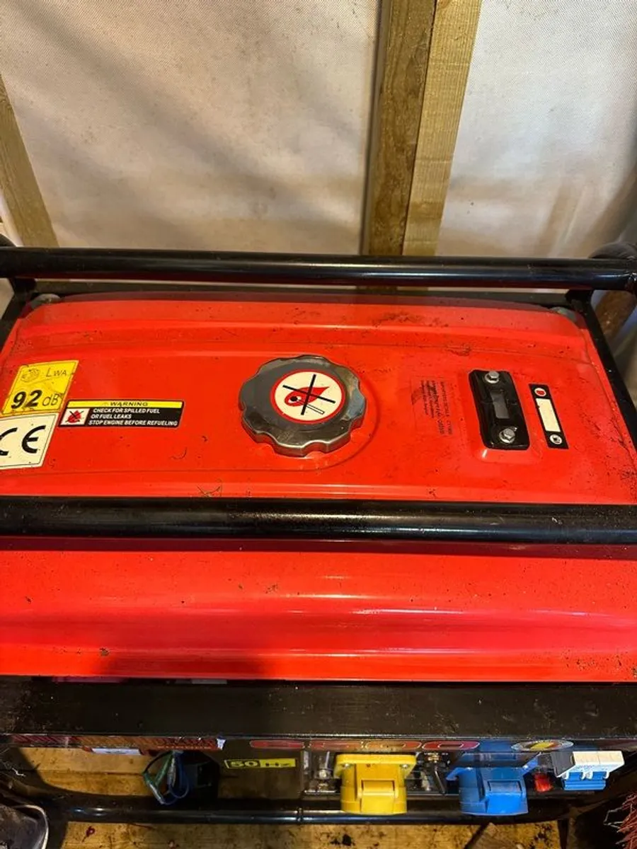 petrol generator - Image 1