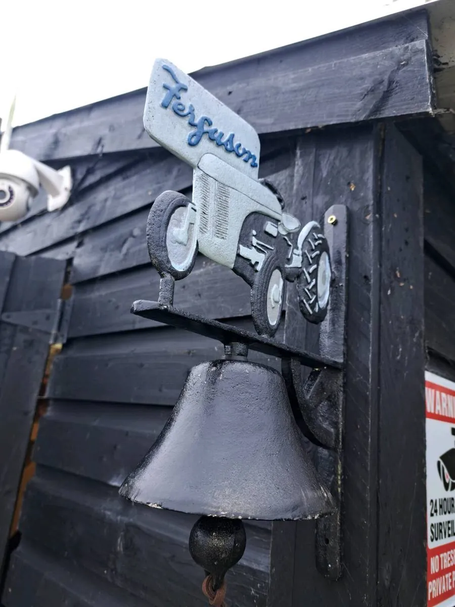 Ferguson  20 cast iron bell - Image 3