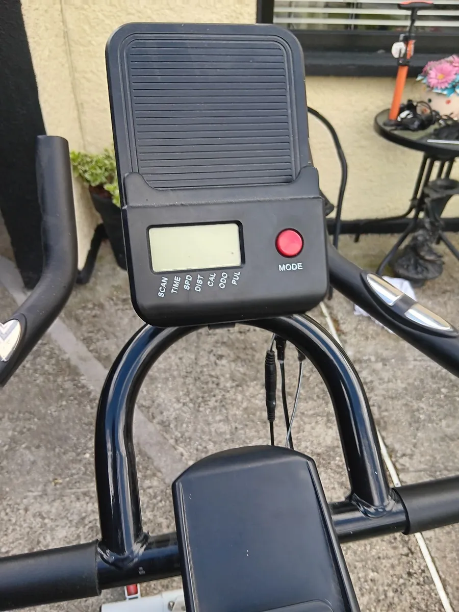 Exercise bike - Image 1