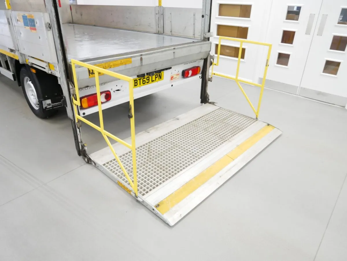 2020 Vauxhall Movano Dropside Van - Image 3