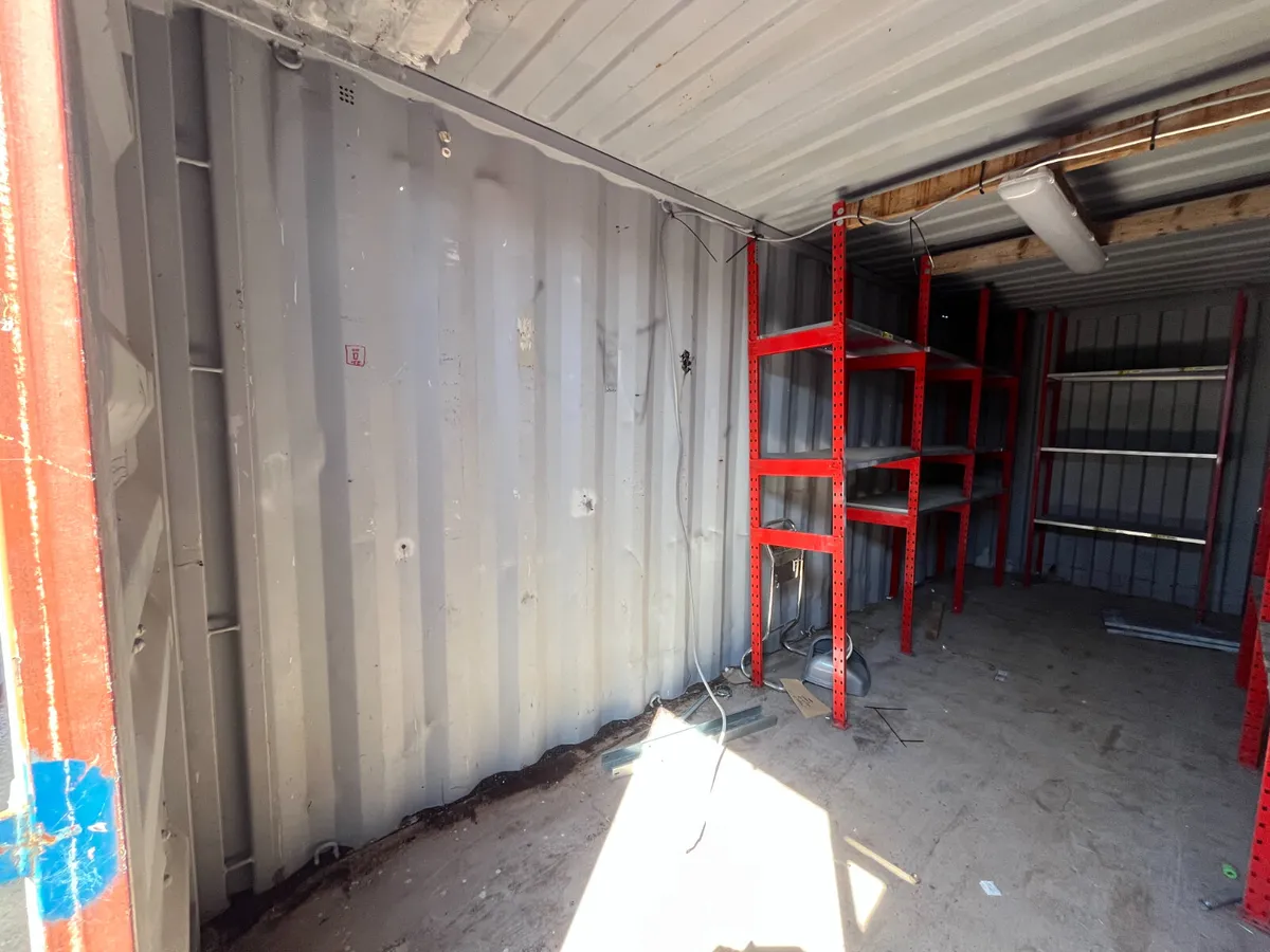 382980-0 -: Ex-Hire Used 20x8 Container (Red) - Image 4