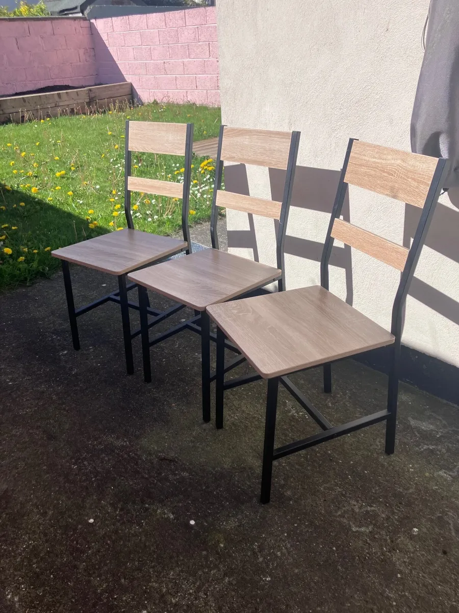 3 chairs - Image 1