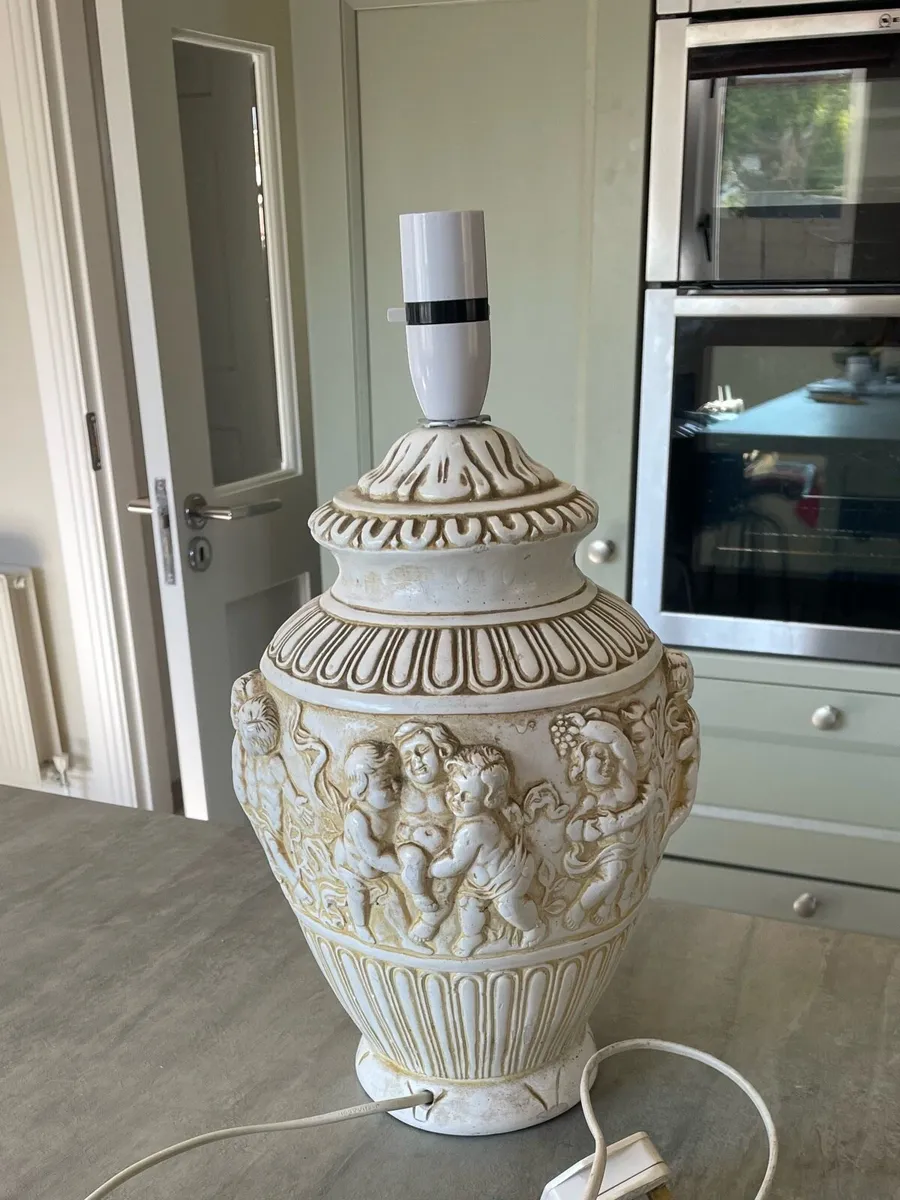 Decorative urn style table lamp base - Image 2